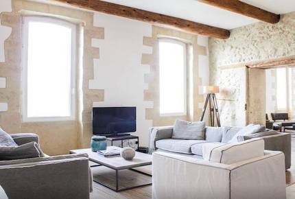 Luxury Apartment Overlooking The Vieux Port - Marseille, France