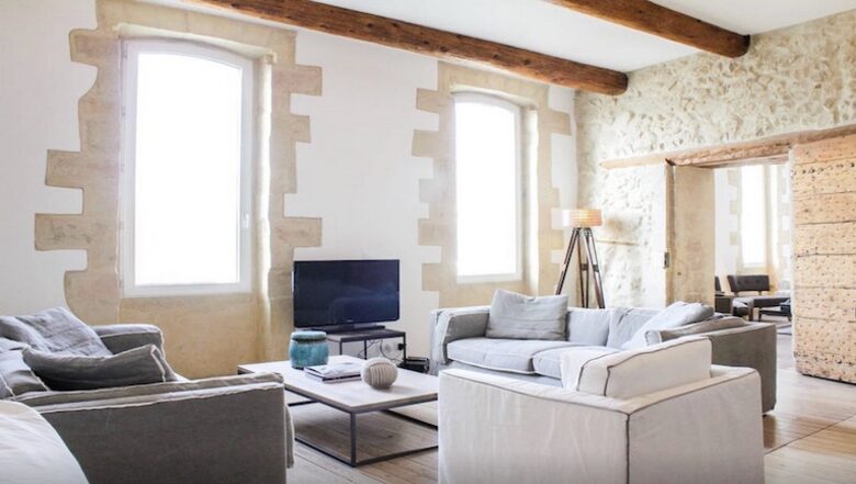 Luxury Apartment Overlooking The Vieux Port - Marseille, France