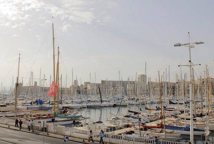 Luxury Apartment Overlooking The Vieux Port - Marseille, France