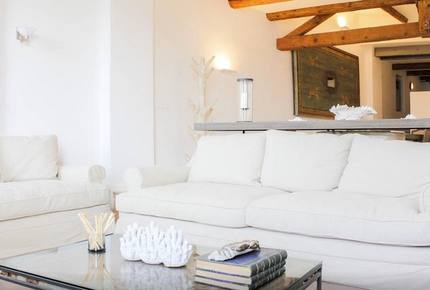 Luxury Apartment Overlooking The Vieux Port - Marseille, France