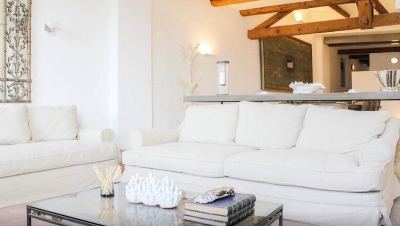 Luxury Apartment Overlooking The Vieux Port - Marseille, France