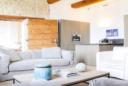 Luxury Apartment Overlooking The Vieux Port - Marseille, France