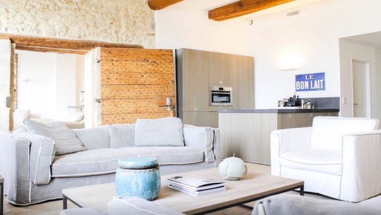 Luxury Apartment Overlooking The Vieux Port - Marseille, France