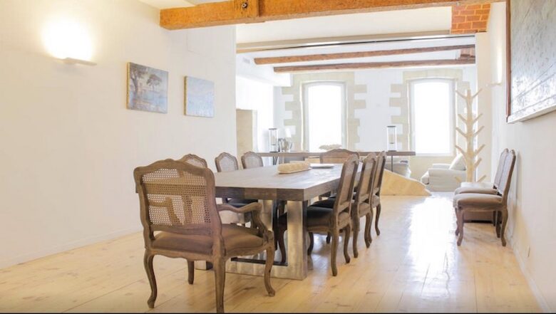 Luxury Apartment Overlooking The Vieux Port - Marseille, France