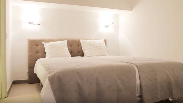 Luxury Apartment Overlooking The Vieux Port - Marseille, France