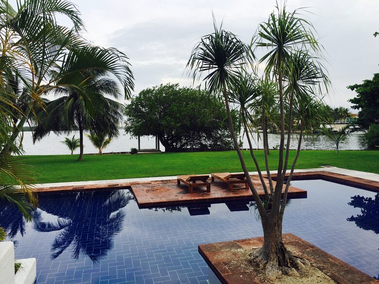 Villa Alux, waterfront pool mansion in Zona Hotelera - Cancun, Mexico