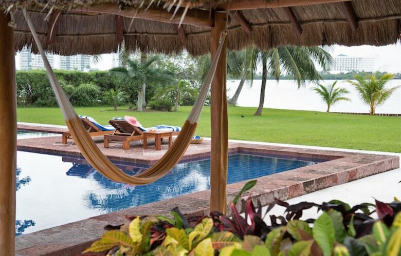 Villa Alux, waterfront pool mansion in Zona Hotelera - Cancun, Mexico