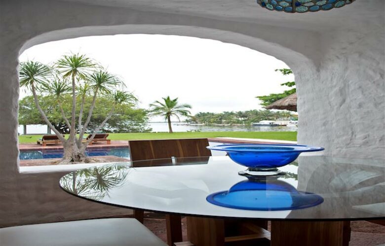 Villa Alux, waterfront pool mansion in Zona Hotelera - Cancun, Mexico