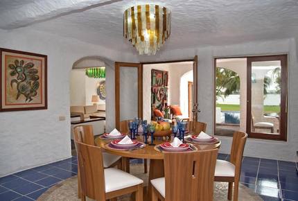 Villa Alux, waterfront pool mansion in Zona Hotelera - Cancun, Mexico