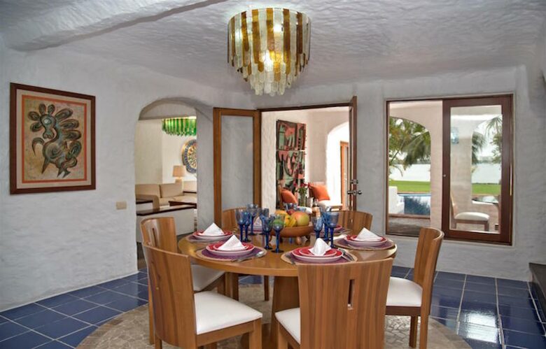 Villa Alux, waterfront pool mansion in Zona Hotelera - Cancun, Mexico