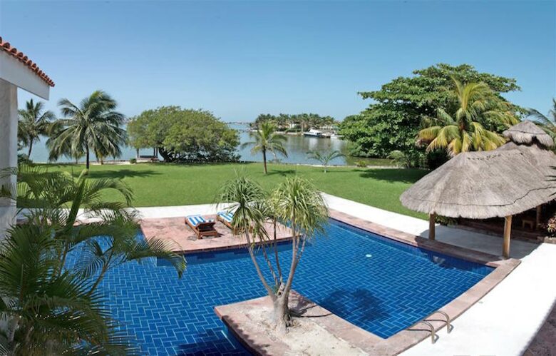 Villa Alux, waterfront pool mansion in Zona Hotelera - Cancun, Mexico