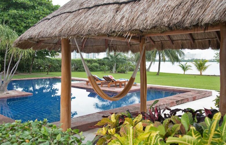 Villa Alux, waterfront pool mansion in Zona Hotelera - Cancun, Mexico