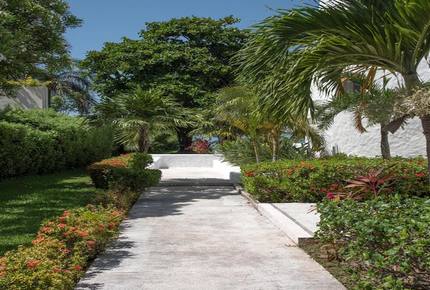 Villa Alux, waterfront pool mansion in Zona Hotelera - Cancun, Mexico