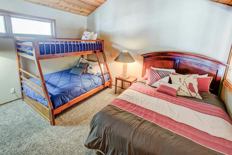 Winterset Mountain Escape- World Class Skiing and Fishing - Mammoth Lakes, California