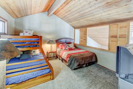 Winterset Mountain Escape- World Class Skiing and Fishing - Mammoth Lakes, California