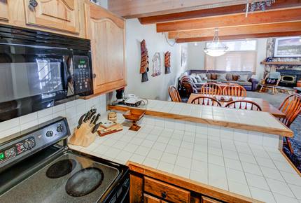 Winterset Mountain Escape- World Class Skiing and Fishing - Mammoth Lakes, California