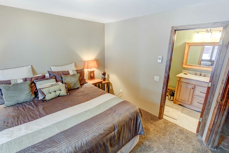 Winterset Mountain Escape- World Class Skiing and Fishing - Mammoth Lakes, California