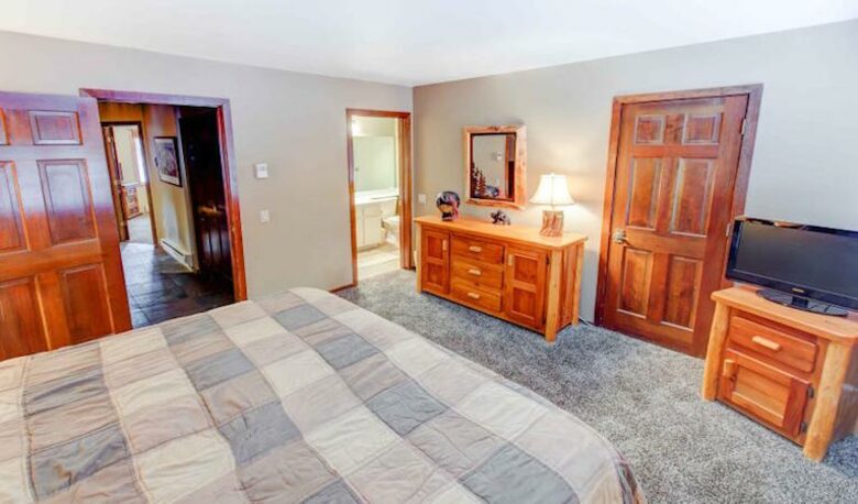 Winterset Mountain Escape- World Class Skiing and Fishing - Mammoth Lakes, California