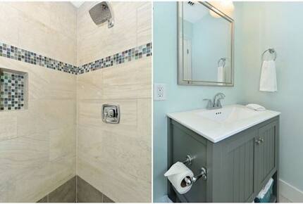 St. Armand's Canal-Front Paradise - Sarasota, Florida