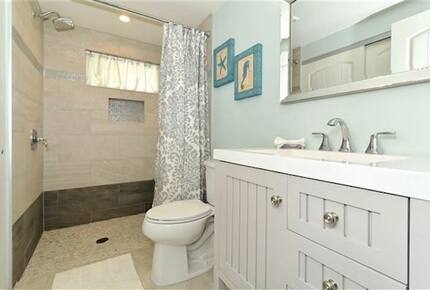 St. Armand's Canal-Front Paradise - Sarasota, Florida