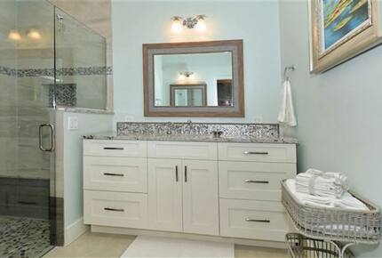 St. Armand's Canal-Front Paradise - Sarasota, Florida