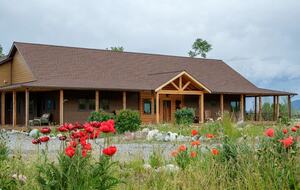 Elk Run, Paradise Valley Montana Mountain Home - Livingston, Montana