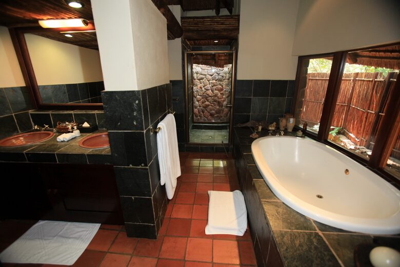 Tsheshepe Safari Lodge - Welgevonden Game Reserve, South Africa