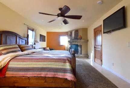 Warm Sands Estate with Lazy River- 4 NIGHT STAY - Palm Springs, California