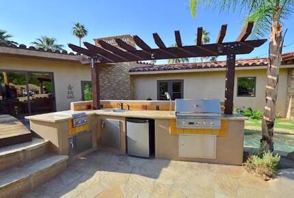 Warm Sands Estate with Lazy River- 4 NIGHT STAY - Palm Springs, California