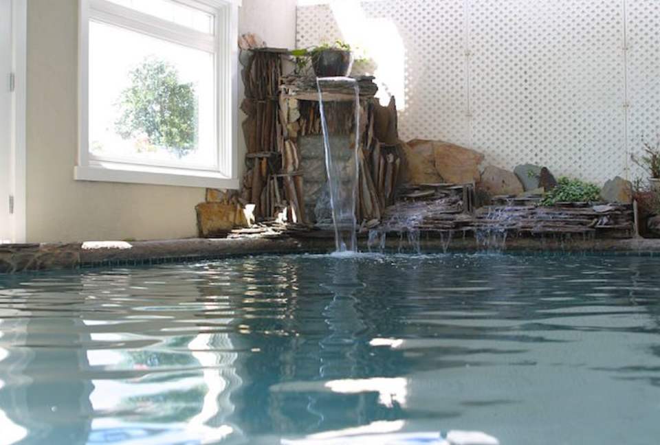 The Pool House on the Strand - Hermosa Beach, California