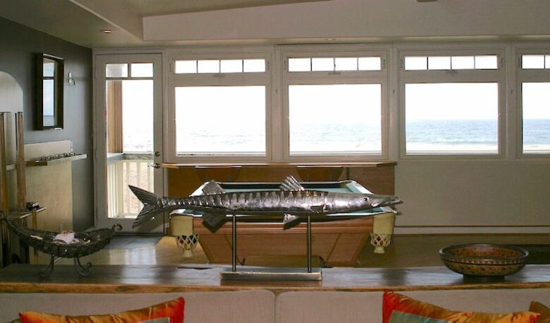 The Pool House on the Strand - Hermosa Beach, California