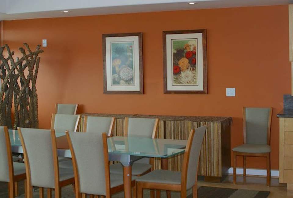 The Pool House on the Strand - Hermosa Beach, California