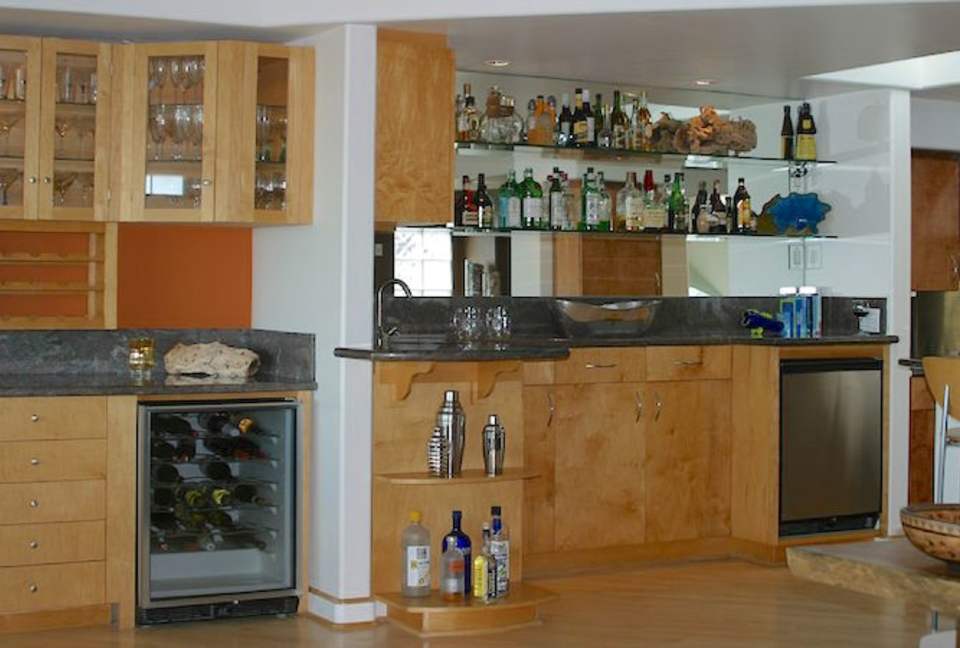 The Pool House on the Strand - Hermosa Beach, California