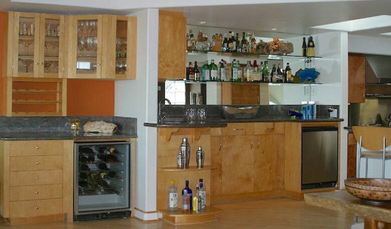 The Pool House on the Strand - Hermosa Beach, California