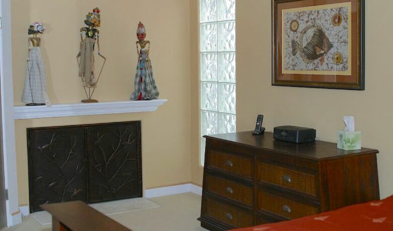 The Pool House on the Strand - Hermosa Beach, California