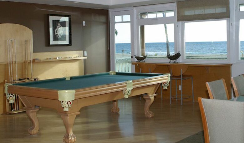 The Pool House on the Strand - Hermosa Beach, California