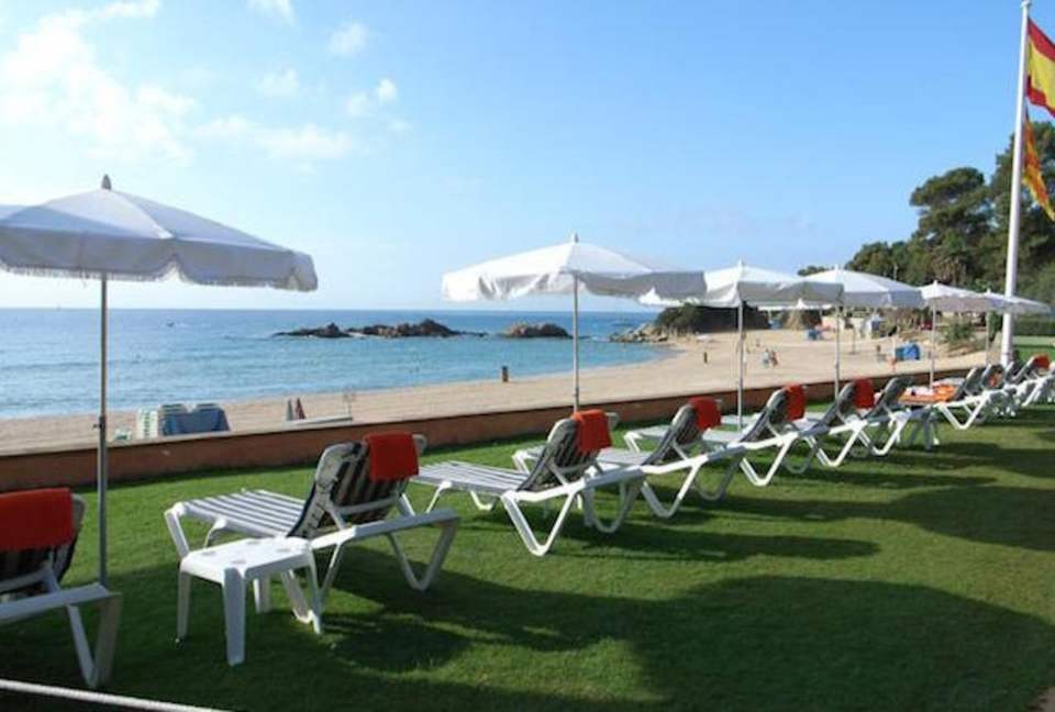 Course-side Villa - PGA Catalunya - Caldes de Malavella, Spain