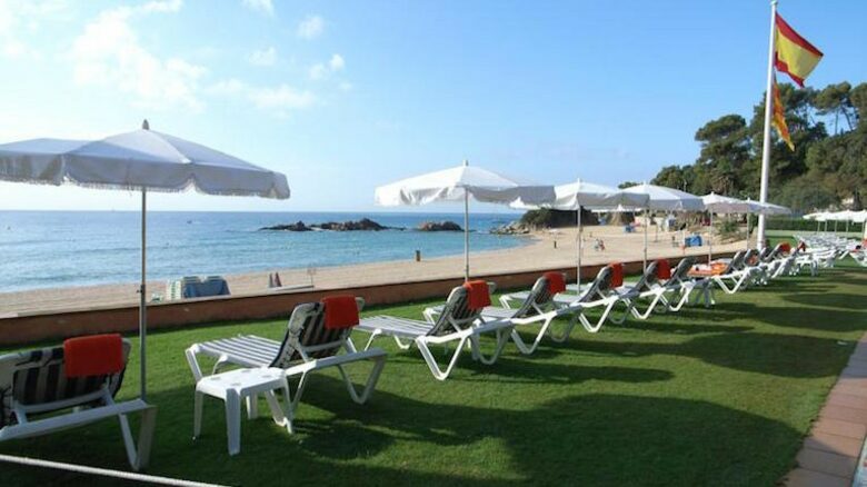 Course-side Villa - PGA Catalunya - Caldes de Malavella, Spain