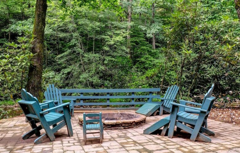 Creek Front Mountain Retreat - Hayesville, North Carolina