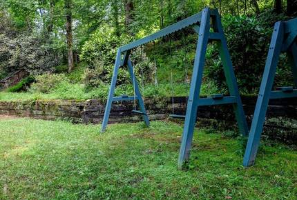 Creek Front Mountain Retreat - Hayesville, North Carolina