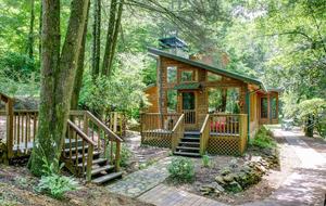 Creek Front Mountain Retreat - Hayesville, North Carolina