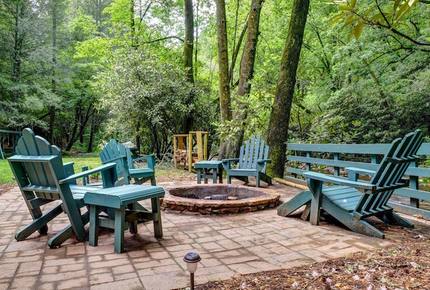 Creek Front Mountain Retreat - Hayesville, North Carolina