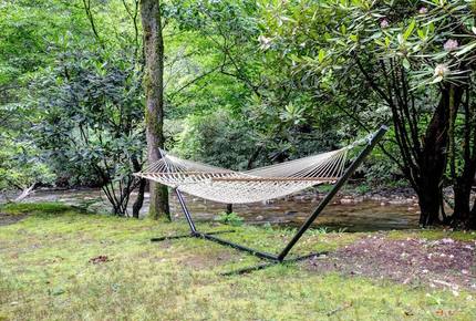 Creek Front Mountain Retreat - Hayesville, North Carolina