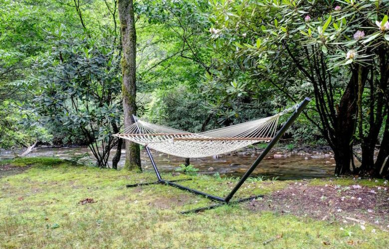 Creek Front Mountain Retreat - Hayesville, North Carolina