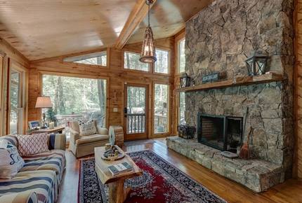 Creek Front Mountain Retreat - Hayesville, North Carolina