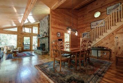 Creek Front Mountain Retreat - Hayesville, North Carolina