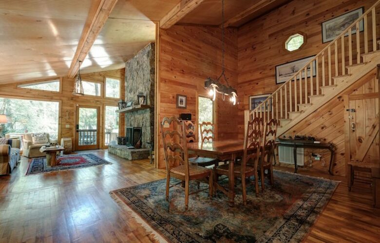 Creek Front Mountain Retreat - Hayesville, North Carolina