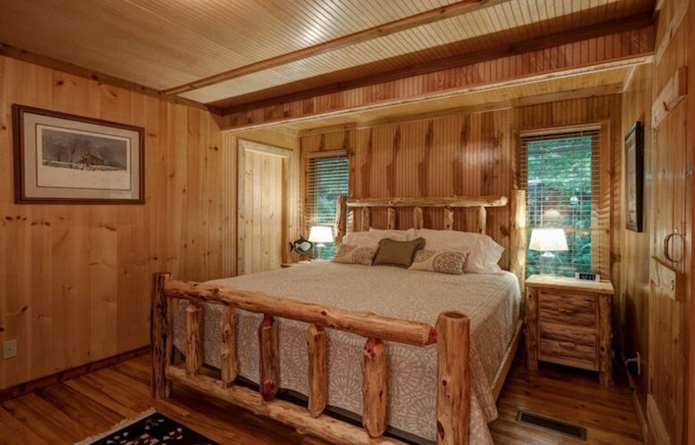 Creek Front Mountain Retreat - Hayesville, North Carolina