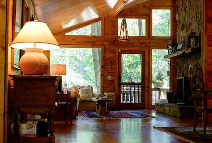 Creek Front Mountain Retreat - Hayesville, North Carolina