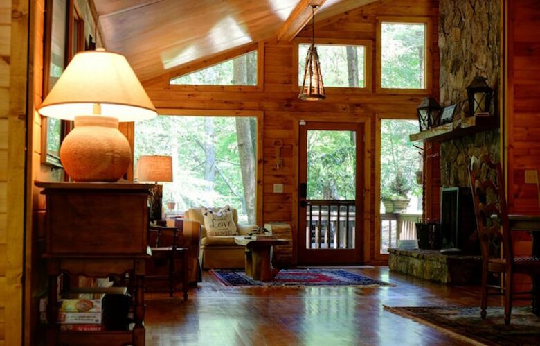 Creek Front Mountain Retreat - Hayesville, North Carolina
